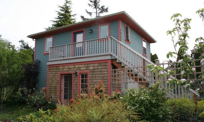 Port Townsend Apartment | Monthly Rental-Near Fort Worden and North Beach