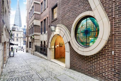 Bridge Apartment | Monument Serviced Apartments by LovelyStay