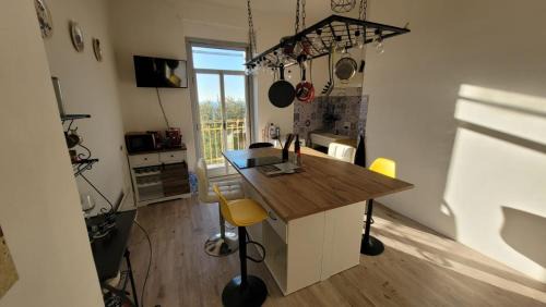 Barriera Vecchia-San Giacomo Apartment | Moon House