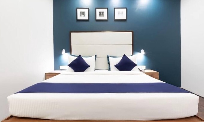 DLF Phase 3 Hotel | Moon Residency