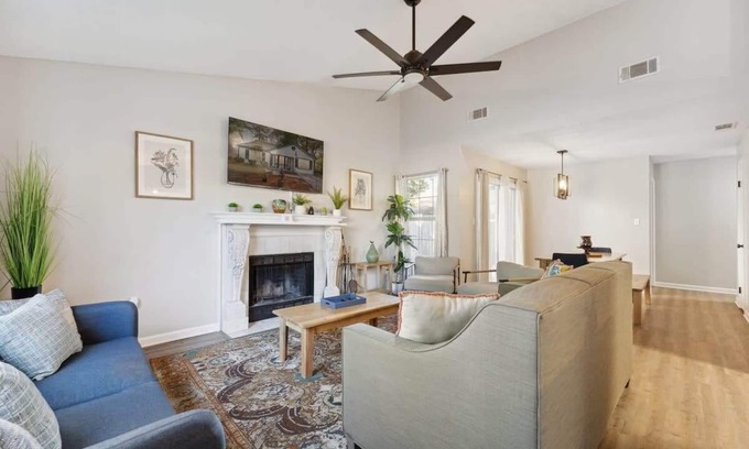Savannah House | Moon River District, Updated! Wistful Washington