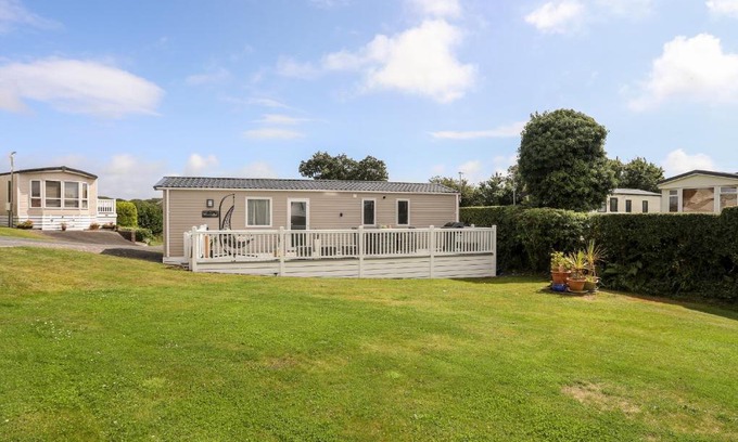 Chwilog House | Moondunes - Pwllheli