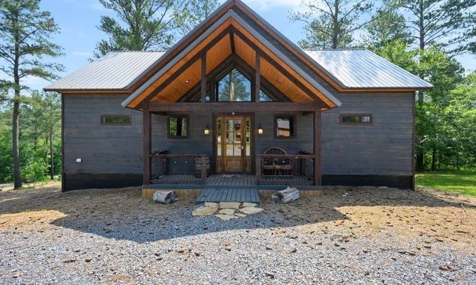 Golden Cabin | Moonshine Falls - Hot tub, boat parking, WIFI, relaxation, wildlife, and games!