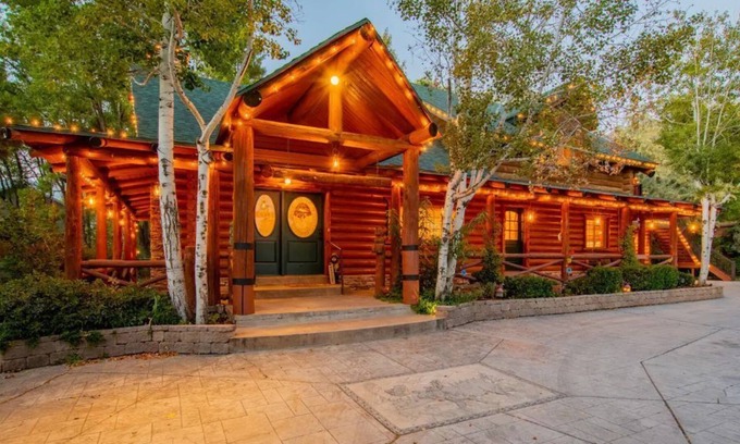 Highland Cabin | Moose & Bear Cabin at Timpanogos