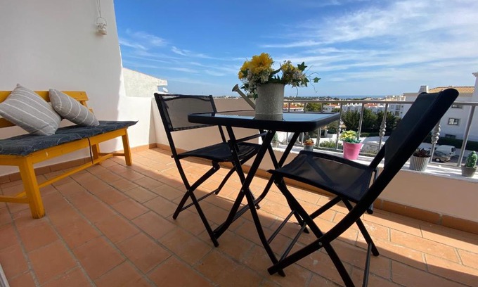 Montechoro House | Moradia Olival- BBQ, 2 Quartos, Quintal