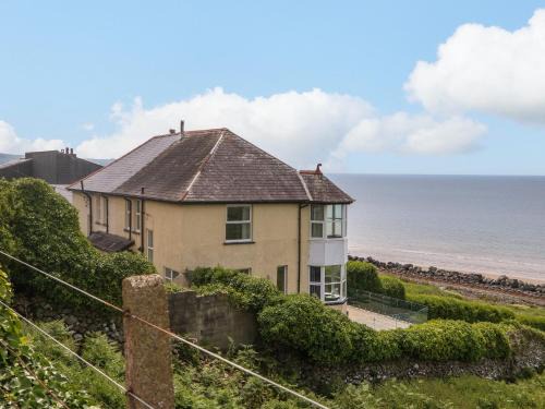 Barmouth House | Morolwg