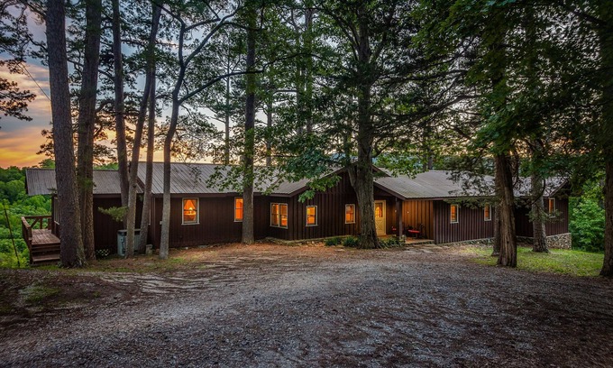Jasper Cabin | Morwood House - Hot Tub and Large Game Room on 15+ Private Acres