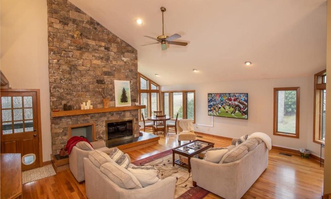 Blowing Rock House | Moss End