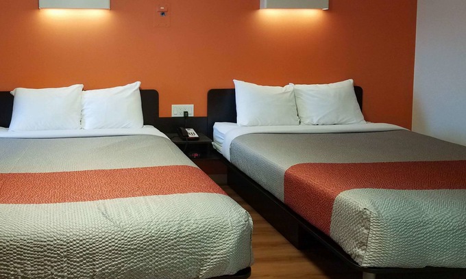 East Kootenay Hotel | Motel 6 Cranbrook, BC