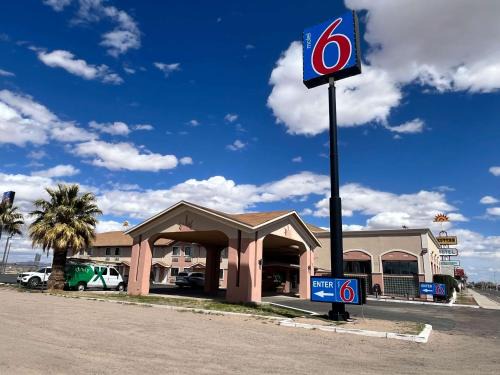 Deming Hotel | Motel 6 Deming, NM