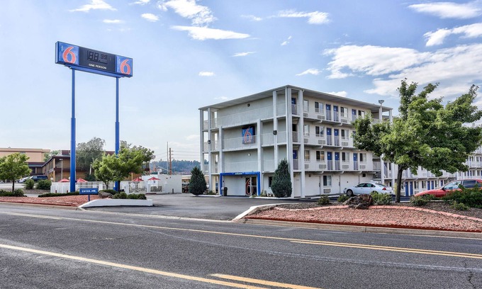 Flagstaff Hotel | Motel 6 Flagstaff, AZ - East