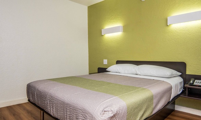 Fort Worth Hotel | Motel 6 Fort Worth, TX - North