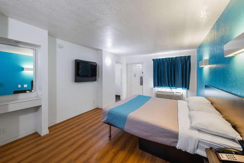 Grand Prairie Hotel | Motel 6-Grand Prairie, TX - Interstate 30