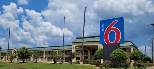 Jackson Hotel | Motel 6 Jackson MS Southwest