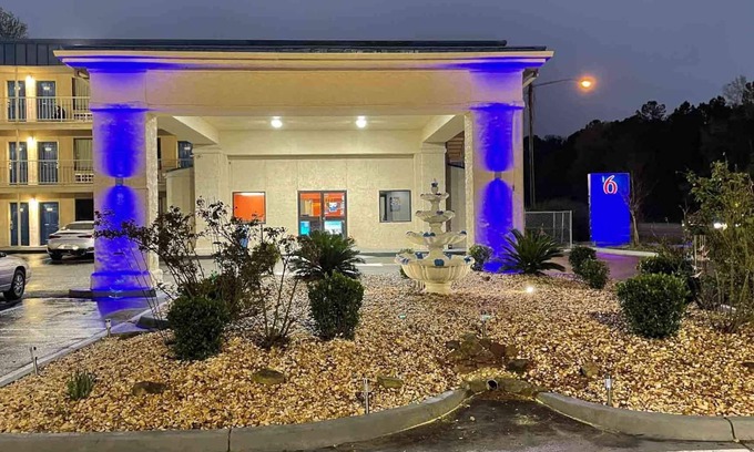Pooler Hotel | Motel 6 Pooler, GA - Savannah Airport