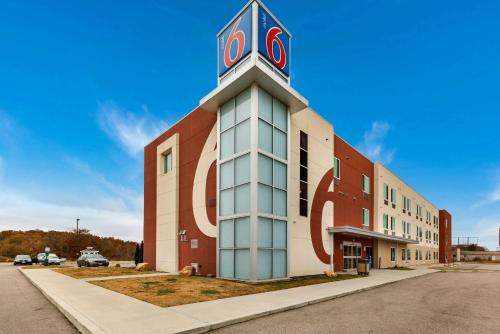 Poplar Bluff Hotel | Motel 6 Poplar Bluff, MO