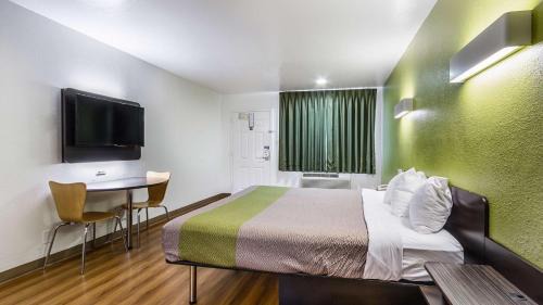 San Marcos Hotel | Motel 6-San Marcos, TX - North