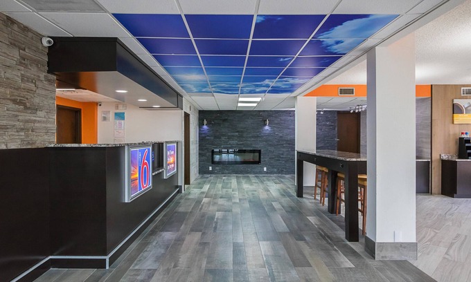Savannah Hotel | Motel 6 Savannah, GA - Midtown