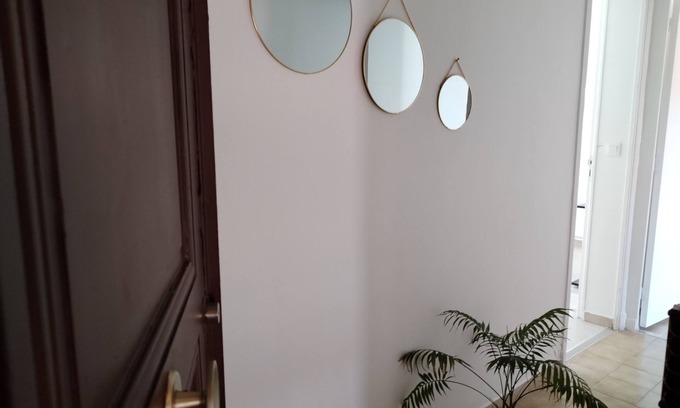 La Courneuve Apartment | Mouna Stay