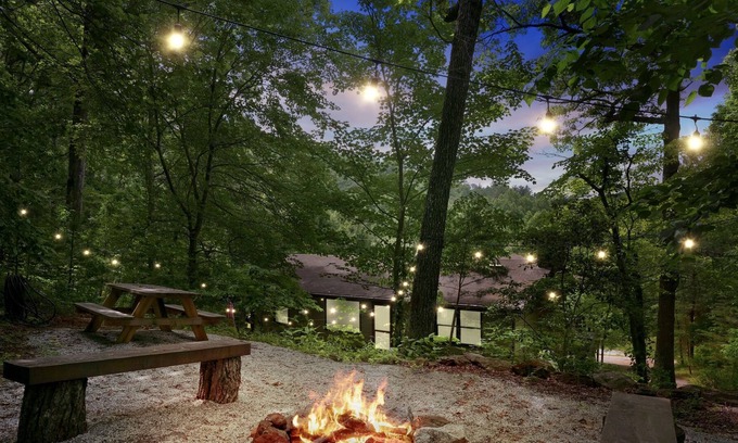 Tiger Cabin | Mountain Bliss-Game & Theater Rm, Fire Pit, Pets , Fiber WiFi