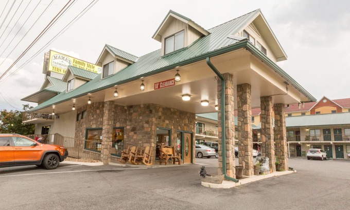 Pigeon Forge Hotel | Mountain Breeze Motel
