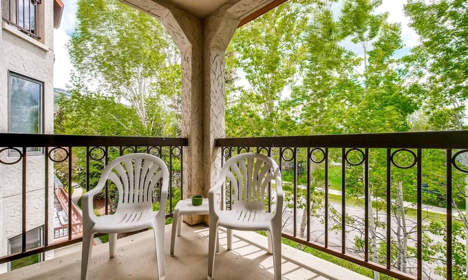 Steamboat Springs Condo | Mountain chalet w/winter shuttle & shared fitness, pool, hot tub, & more!