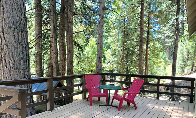 Strawberry Cabin | Mountain fun! Cozy Strawberry /Twin Bridges Cabin - 2 Bedroom is a loft
