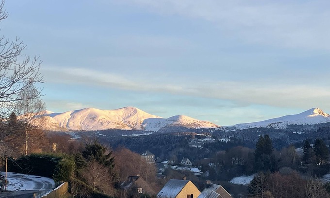 Murat-le-Quaire House | Mountain house with a panoramic view of the Sancy mountains