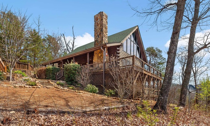 Vein Mountain Cabin | Mountain Moments by Carolina Properties - Pet Friendly, Great Views, Private!