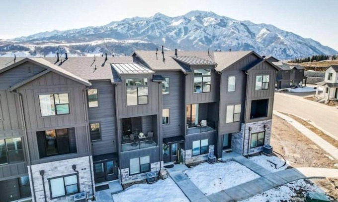 Mountain Green House | Mountain Retreat close to Snow Basin Ski Resort