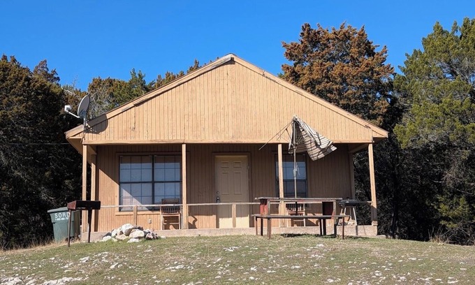 Davis Cabin | Mountain View 2 Bed Cabin