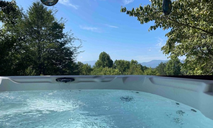 Whittier Cabin | Mountain View Cabin Hot Tub,Wifi,Casino