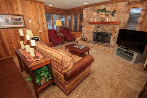 Mammoth Lakes House | Mountainback #49, Den