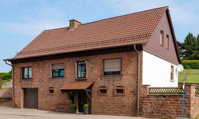 Bann House | Move Inn Lodge Storchenblick, typically German Home TLA/TDY