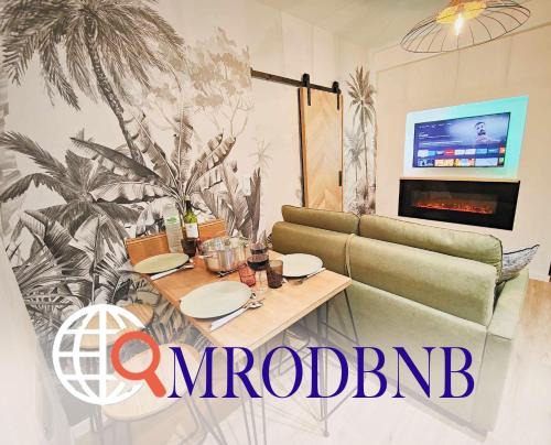 Cancale Apartment | MRODBNB - Appart Neuf - Aperçu Mer - 25m Plage & Resto - Ciné - Cheminée - Popcorn