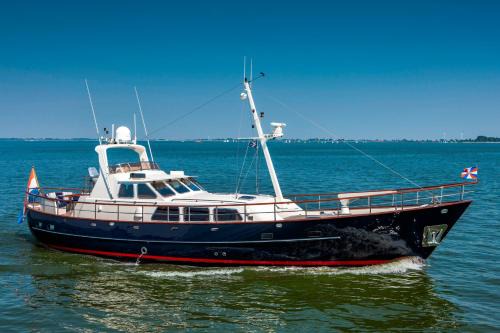 Bruinisse Boat Rental | MSBULL