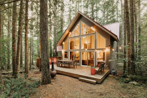 Glacier House | Mt Baker Lodging Cabin 40GS is a Classic NW cabin