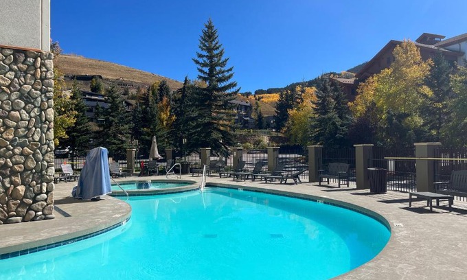 Crested Butte Apartment | MT CB Base Area with King Bed, Outdoor Hot Tub & Pool
