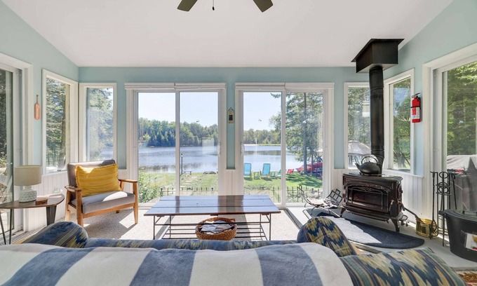 Blakeslee Cabin | ⛷⛱⛰Mt. Maplewood Lake House❤️HotTub☆Fireplace☆Ski/Boats☆Games☆Families☆Dogs+