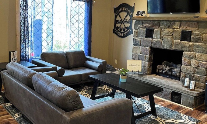 Tannersville House | Mtn Rd Cottage -HOT TUB-Close 2 Camelback/Shopping