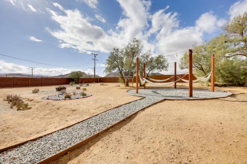 Joshua Tree House | Mtn-View Home about 8 Mi to Joshua Tree Natl Park!