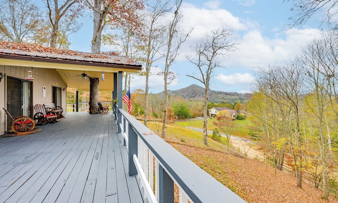 Franklin House | Mtn-View Home w/Game Room in Franklin!