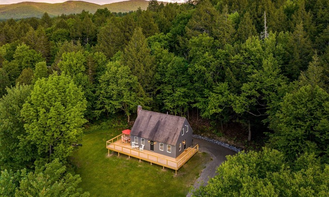 Stowe Cottage | Mtn Views | Bike & Hike | Hot Tub | Private Deck