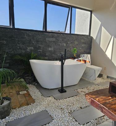 Entebbe House | Muguet