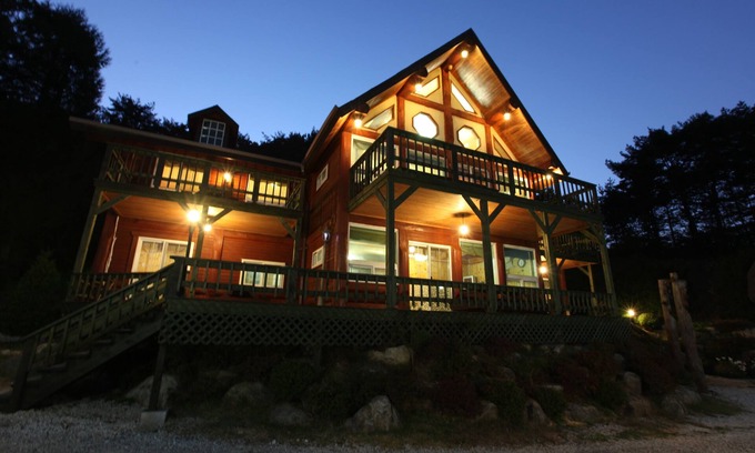Seolcheon-myeon Condo | Muju Naos Pension