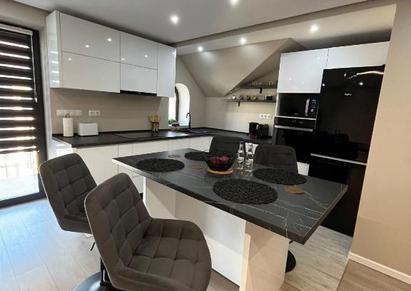 Hunedoara Apartment | Muki House