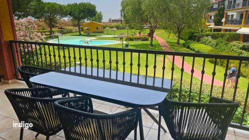 Ayamonte Apartment | MUL001 Bright 2 bedroom Apartment with Pool View