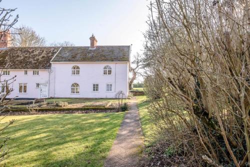 Foxhall House | Mulberry End, Foxhall