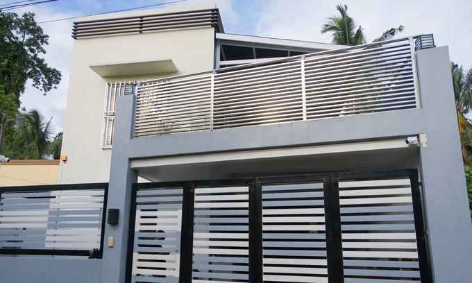 Poblacion District House | Multi-level House with a Pool, Near Airport