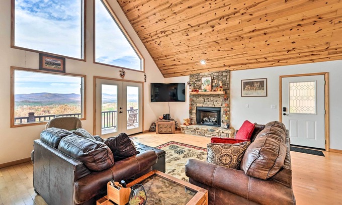 Unaka Cabin | Murphy Cabin w/Fire Pit & Stunning Mtn Views